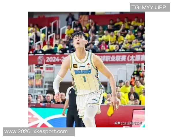 曾凡博防守失误贾里德巴特勒轻松突破上篮得分